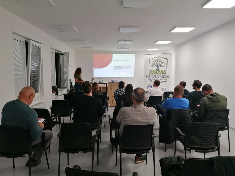U Poljoprivredno-edukacijskom centru održano predavanje o sjemenu i sadnom materijalu industrijske rajčice